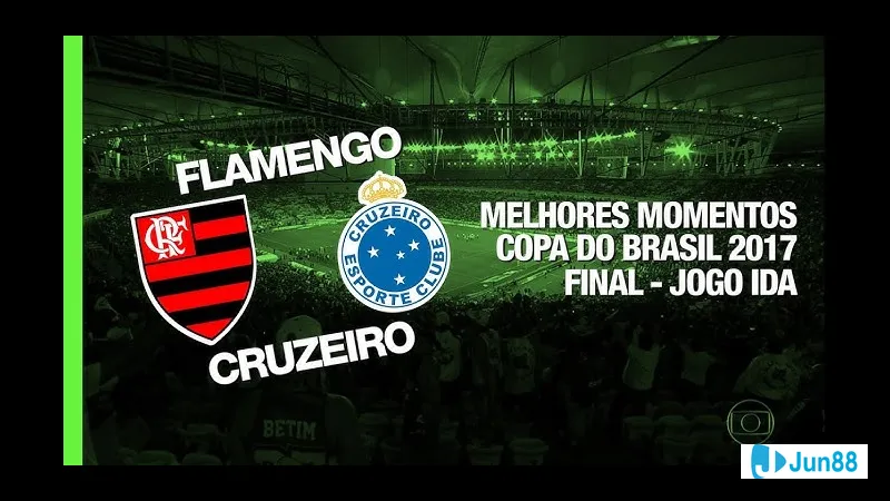 Cầu thủ Flamengo RJ tưng bừng ăn mừng sau khi ghi bàn vào lưới Cruzeiro